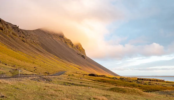 Paisagem Montanha Vestrahorn Pôr Sol Paisagem Islandesa — Fotografia de Stock