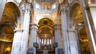 Bergamo, İtalya, Temmuz 2018. Santa Maria Maggiore Bazilikası İçişleri.