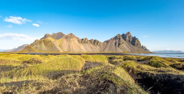 Paisaje Vista Épica Playa Arena Negra Stokksnes Día Soleado Montaña — Foto de Stock