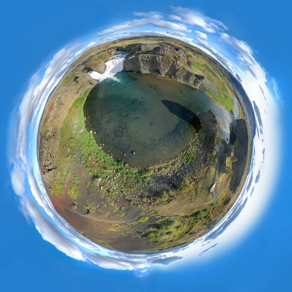 Epische Antenne Drone Uitzicht Vliegen Het Landschap Van Hjalparfoss Waterval — Stockfoto