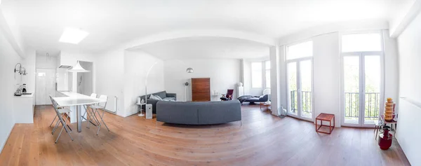 Panorama Eines Minimalistisch Stilvollen Hellen Hauses Mit Holzboden Großen Sofas — Stockfoto