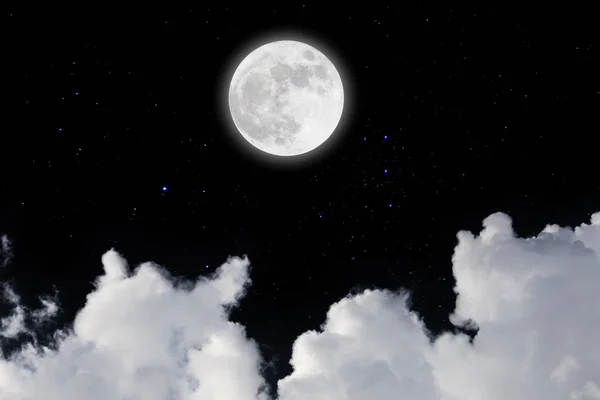 Full moon with starry and clouds background. Dark night. — Stock Photo, Image