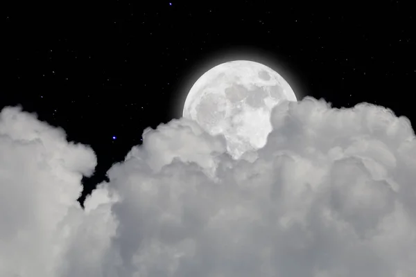 Volle maan met sterrenhemel en wolken achtergrond. Donkere nacht. — Stockfoto