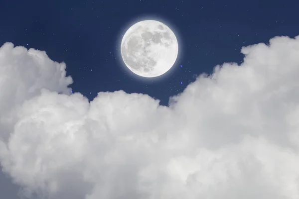 Full moon with starry and clouds background. Romantic night. — Stock Photo, Image