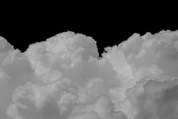Chmury izolowane na czarnym tle ze ścieżką przycinającą. Abstrakcja — Zdjęcie stockowe