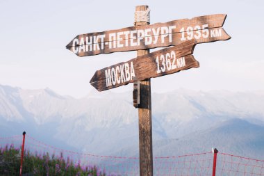 uçuş yüksekliğinden görkemli dağlar