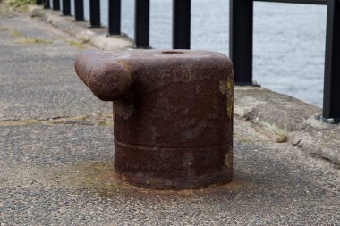 Eski demirleme baba üzerinde bir deniz iskelesi