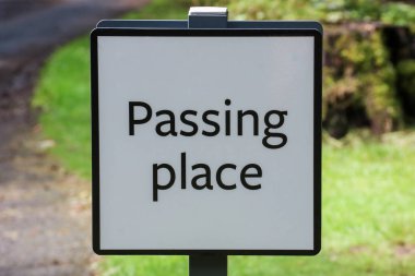 Bir Ülke Yolunda Yer İşareti Geçme