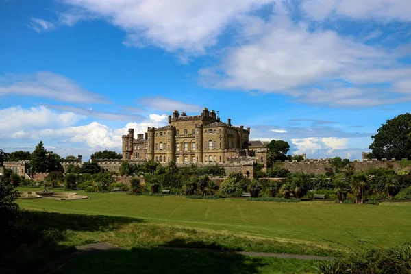 Culzean Kalesi Ayrshire İskoçya manzaralı bir yaz sabahı kamu malı binası