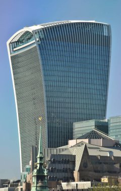 Londra, İngiltere - 19 Ekim 2018: Telsiz (20 Fenchurch Street) gökdelen şehir Londra, Thames Nehri'nin kuzey yakasında. 