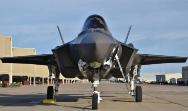 Tucson, Amerika Birleşik Devletleri - 2 Mart 2018: A ABD Hava Kuvvetleri F-35 Joint Strike Fighter (Lightning II) jet Davis Monthan hava kuvvetleri üssü. Bu F-35 Luke Hava Kuvvetleri üssüne atanır.