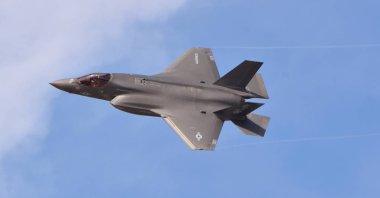 Yuma, Usa - 9 Mart 2019: A Marine Corps F-35b Joint Strike Fighter (Şimşek Ii) Mcas Yuma, Arizona 'ya uçuyor.