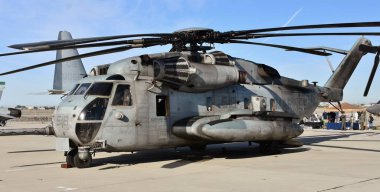 Yuma, ABD - 9 Mart 2018: A Marine Corps Sikorsky Ch-53e Super Stallion Mcas Yuma, pist üzerinde.