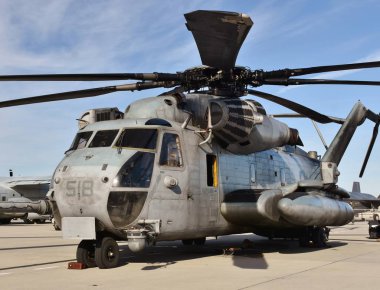 Yuma, ABD - 9 Mart 2018: A Marine Corps Sikorsky Ch-53e Super Stallion Mcas Yuma, pist üzerinde.