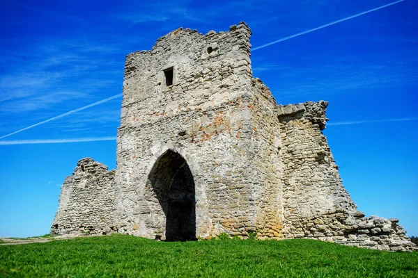 12. yüzyılda inşa Ukrayna, antik kale Harabeleri 