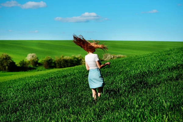 Young Beautiful Woman Running Green Field — Stock Photo, Image