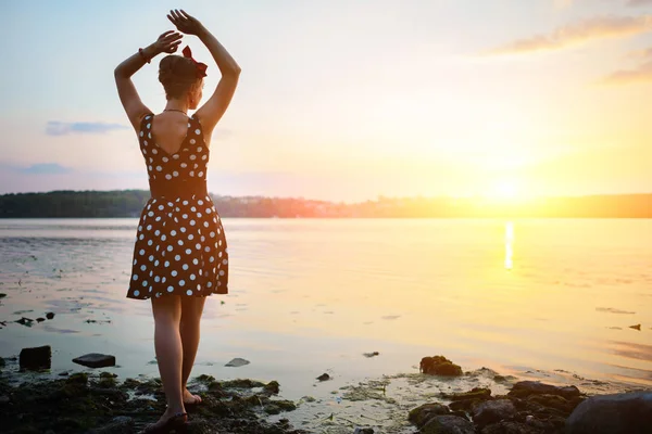 Beautiful Young Woman Dressed Standing Lake Background Sunset — Stock Photo, Image