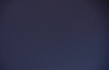 Güzel bir gece gökyüzü, Samanyolu ve ağaçlar