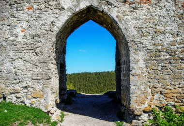 12. yüzyılda inşa Ukrayna, antik kale Harabeleri 