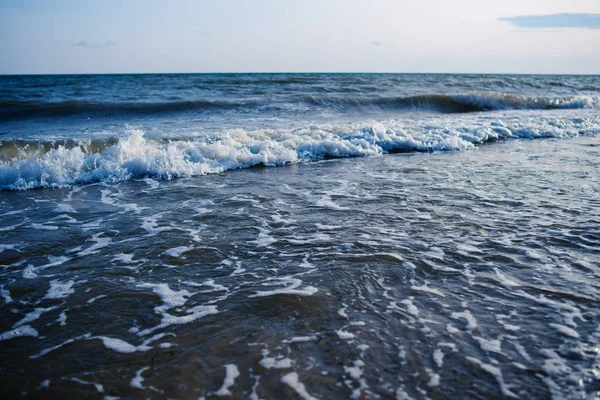 Uma Praia Selvagem Uma Água Mar Pombo Lindo Dia Ensolarado — Fotografia de Stock