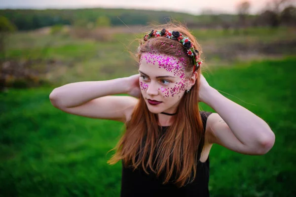 Young Beautiful Woman Violet Shine Her Face Standing Grass Looking — Stock Photo, Image