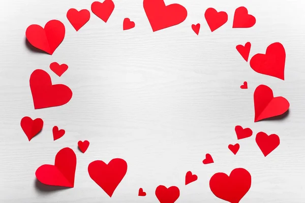 Ξύλινο Λευκό Φόντο Κόκκινες Καρδιές Έννοια Της Ημέρα Του Αγίου — Φωτογραφία Αρχείου