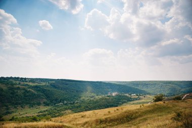 Nyrkiv Köyü, Ternopil bölgesi doğal görünümü Chervonohorod kalesi kalıntıları