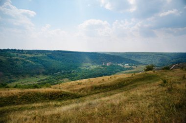 Nyrkiv Köyü, Ternopil bölgesi doğal görünümü Chervonohorod kalesi kalıntıları