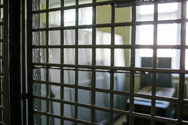 Metal oyun cephanelik askerin kışla olarak önce.