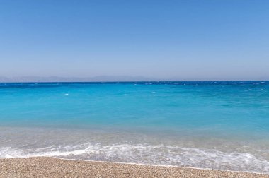 Güzellik yaz turkuaz uyum deniz sahilinde dalgalar nazik