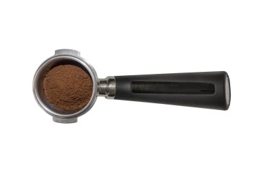 Kahve barista sert veya kaşık makine izole çekilmiş kahve dolu
