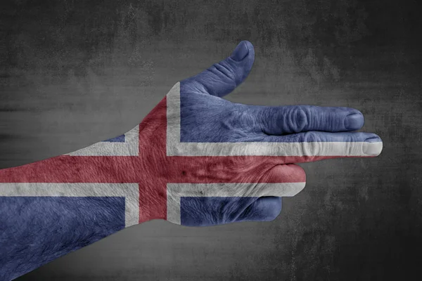 Island Bemalte Flagge Auf Männlicher Hand Wie Eine Waffe — Stockfoto