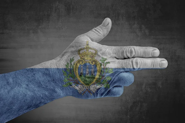 San Marinos Flagga Målad Manliga Handen Som Pistol — Stockfoto