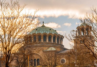 Kutsal Pazar kilise - St Nedelya Sofya güneş yakıcı ile Bulgaristan