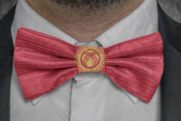 Σημαία Της Κιργιζίας Σχετικά Παπιγιόν Επιχείρηση Άνθρωπος Κοστούμι — Φωτογραφία Αρχείου