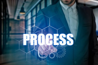 İşadamı eli PROCESS noktasına dokunuyor, ağ bağlantısı