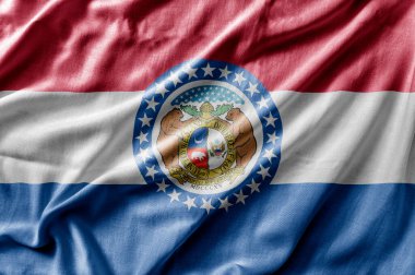 Missouri 'nin ulusal bayrağını sallıyor.