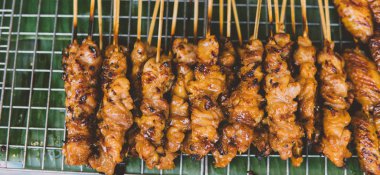  Tay Pazar yakın çekim üzerinde et kebap. 