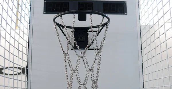 Basketbal hoepel op een witte achtergrond close-up — Stockfoto