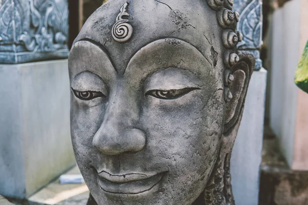 Souvenir buddha head for sale — Stock Photo, Image