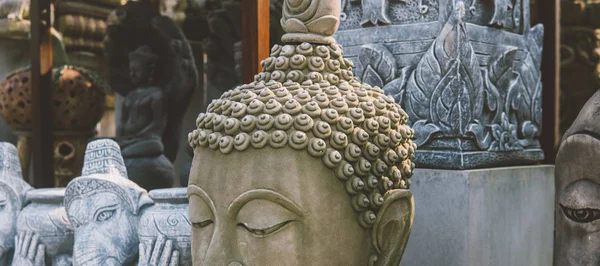 Souvenir buddha head for sale — Stock Photo, Image