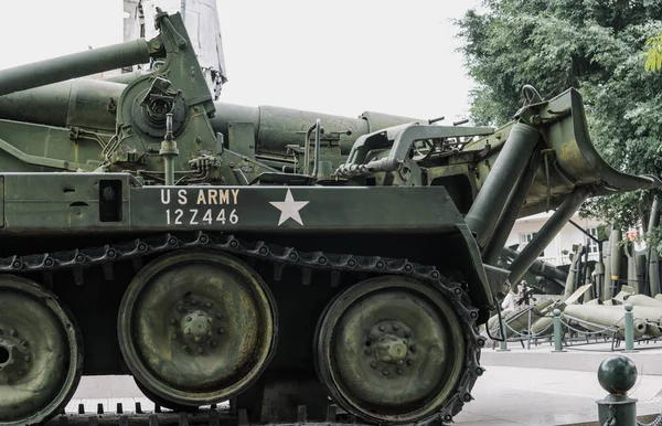 La guerra en el mundo - la confrontación de Rusia y los estados. Destruyó tanques durante la guerra — Foto de Stock