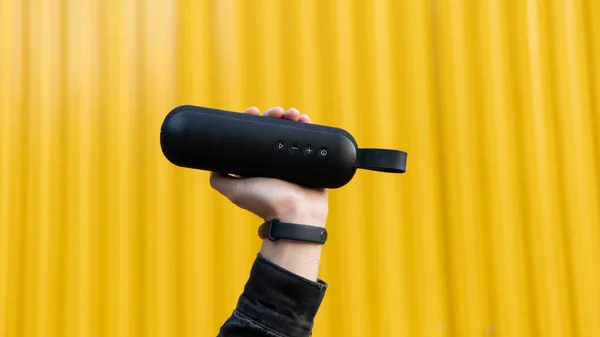 Modern taşınabilir kablosuz müzik hoparlör