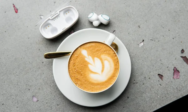 Kablosuz Kulaklık yakın çekim. chargin ile özerk kulaklık