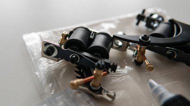 dövme makineleri bilgi kümesi. Dövme başlangıç seti