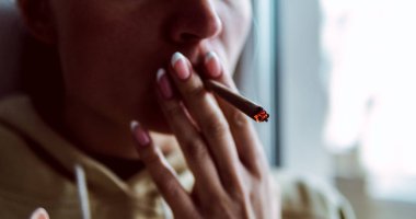 Kadın kenevir bitkicannabigerol kannabinoid bileşikler.