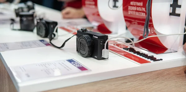 Kyiv, Ukraine -28 September  2019 : CEE 2019. New Canon cameras — Stock Photo, Image