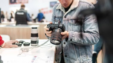 Kiev, Ukrayna -28 Eylül 2019 : Cee 2019. Canon'un yeni modelleri