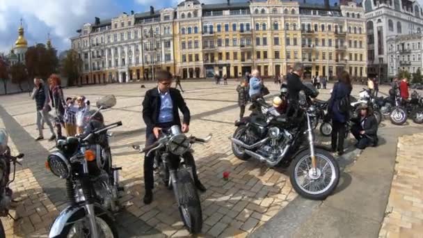 Kiev Ukraina September 2019 Den Framstående Gentlemannariden Välgörenhetsmöte För Cyklister — Stockvideo