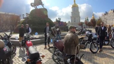 Kyiv, Ukrayna - 29 Eylül 2019: Seçkin Beyefendiler Binişi. Kiev 'in merkezinde motorcuların yardım toplantısı. Motosiklet Sergisi 